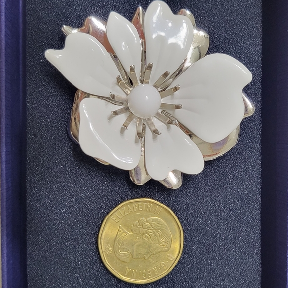 Vintage signed Sarah Coventry brooch - Picture 6 of 6